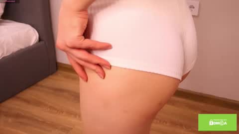 Nina online show from 10/26/25, 03:23