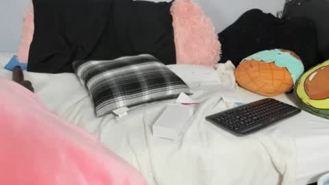 Starla Stylez online show from 01/04/25, 09:41