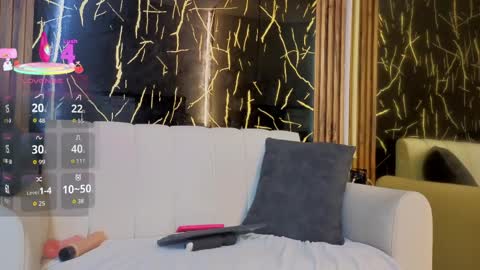 starlight_mature23_aws online show from 04/07/26, 09:15