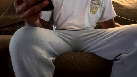 Snapshot of starr3095 chatting on 09/16/25, 01:34 starr3095 online show from 09/16/25, 01:34