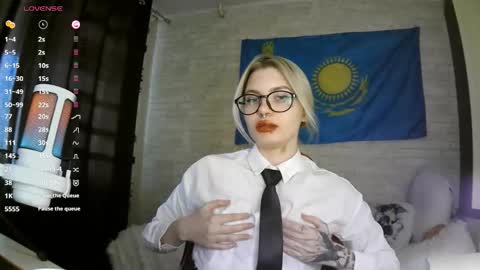 Katie online show from 09/30/25, 09:36