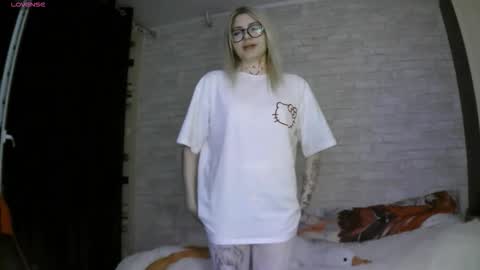 Katie online show from 10/09/25, 01:53