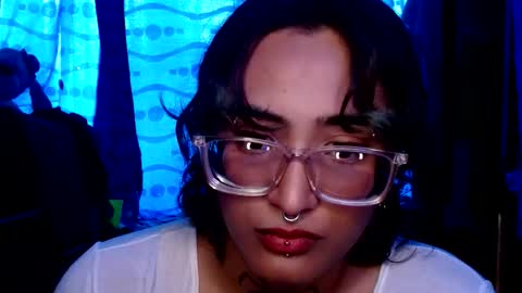 Snapshot of stars4spider_ chatting on 09/25/25, 07:17      online show from 09/25/25, 07:17
