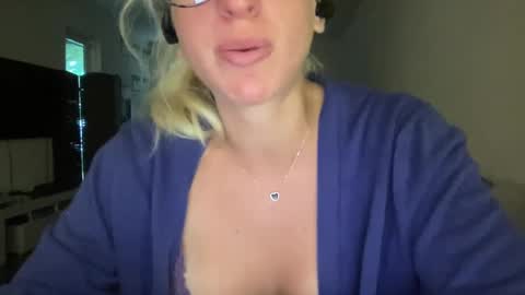 Stassiethatsororitygirl online show from 10/04/25, 11:52
