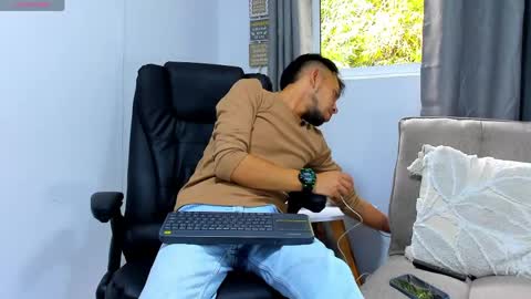 Snapshot of stebansilv_ chatting on 05/16/26, 12:59 Steban online show from 05/16/26, 12:59