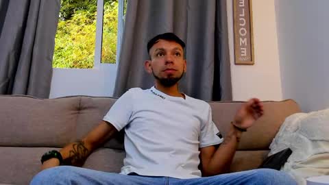 Snapshot of stebansilv_ chatting on 05/19/26, 12:11 Steban online show from 05/19/26, 12:11