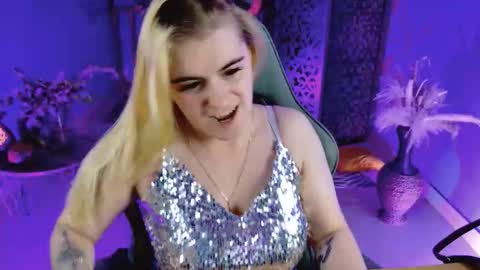 stef_nicks online show from 10/16/25, 09:21
