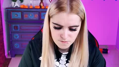 stef_nicks online show from 10/30/25, 09:00