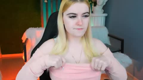 stef_nicks online show from 04/21/26, 09:04