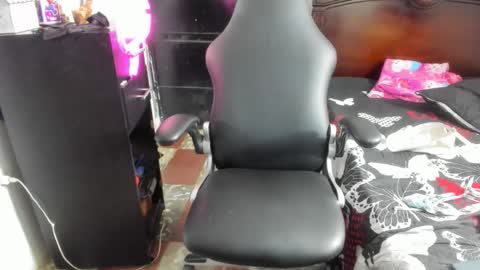 Snapshot of stefan_litleee chatting on 12/04/25, 07:33 julieth-cancer online show from 12/04/25, 07:33