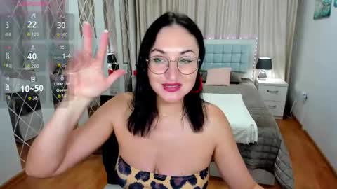 Snapshot of stefanawinter chatting on 07/05/26, 11:39 StefanaWinter online show from 07/05/26, 11:39