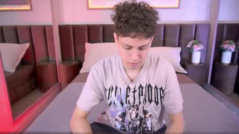 Esrefan online show from 02/08/26, 07:39