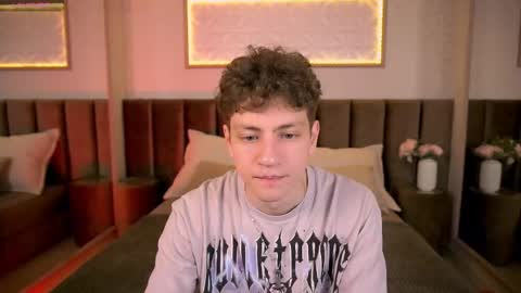 Esrefan online show from 02/19/26, 07:32