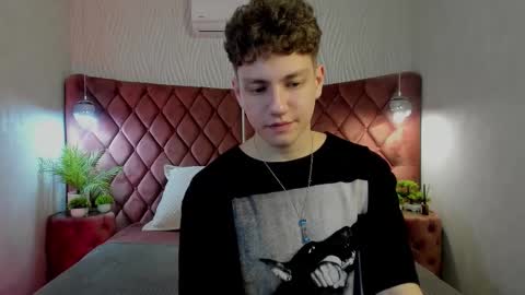 Esrefan online show from 03/05/26, 08:16