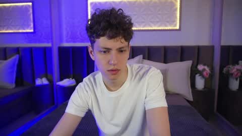 Esrefan online show from 03/30/26, 08:21