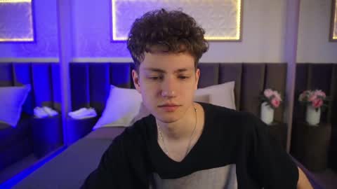 Esrefan online show from 03/31/26, 07:47