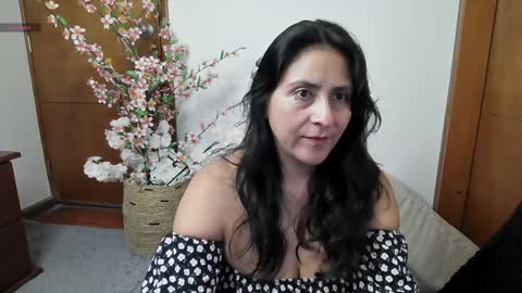 Snapshot of stefaniadiazz_ chatting on 01/04/25, 11:22 Stafania 3 online show from 01/04/25, 11:22