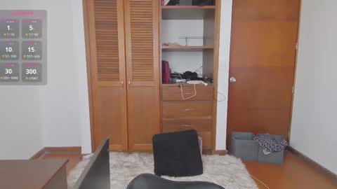 Snapshot of stefaniadiazz_ chatting on 11/08/25, 01:55 Stafania 3 online show from 11/08/25, 01:55