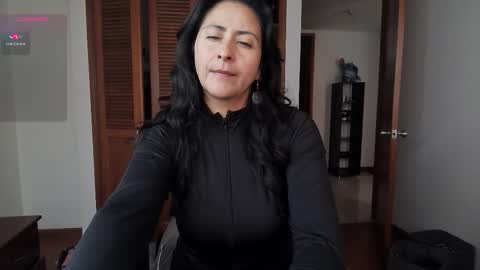 Snapshot of stefaniadiazz_ chatting on 11/26/25, 02:51 Stafania 3 online show from 11/26/25, 02:51