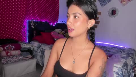 Im MiaIts my first day here  online show from 01/23/25, 01:30