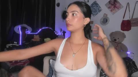 Im MiaIts my first day here  online show from 02/18/25, 03:42