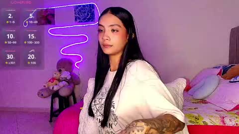 Im MiaIts my first day here  online show from 04/21/26, 02:51