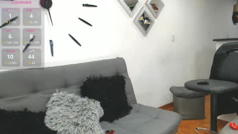 Snapshot of stefannym chatting on 10/17/25, 10:56 Stefy Milf online show from 10/17/25, 10:56