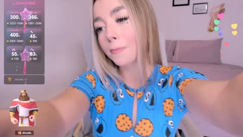 Snapshot of stefanycifuentes chatting on 01/04/25, 05:16 Stefa  online show from 01/04/25, 05:16