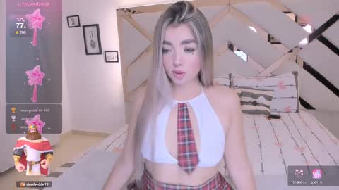 Snapshot of stefanycifuentes chatting on 01/27/25, 08:29 Stefa  online show from 01/27/25, 08:29