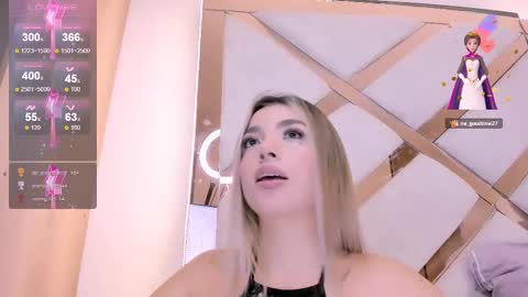 Snapshot of stefanycifuentes chatting on 03/08/25, 09:17 Stefa  online show from 03/08/25, 09:17