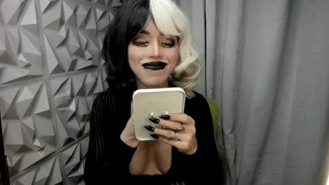 Jane online show from 04/08/26, 10:15