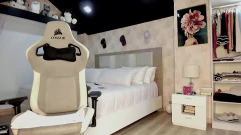 Zuly online show from 11/18/25, 01:11