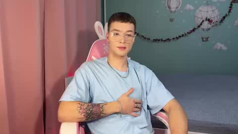 Stefi and Akin online show from 10/28/25, 04:09