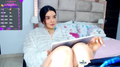 Stefany online show from 10/16/25, 12:33