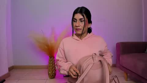 Stefany Bratz online show from 04/21/26, 11:49