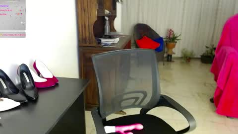 Estefany online show from 05/20/26, 03:24
