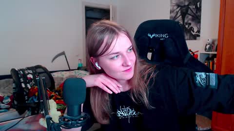 Snapshot of stella_and_carol chatting on 12/03/24, 08:50 Diana online show from 12/03/24, 08:50