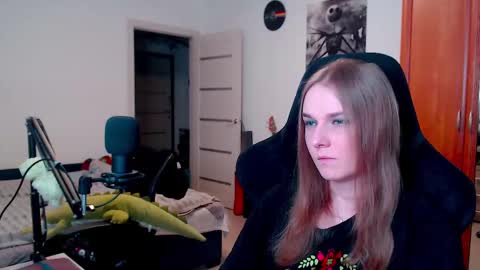 Snapshot of stella_and_carol chatting on 02/24/25, 05:20 Diana online show from 02/24/25, 05:20