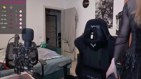 Snapshot of stella_and_carol chatting on 09/16/25, 02:51 Diana online show from 09/16/25, 02:51