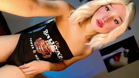 Snapshot of stella_bigload69 chatting on 06/30/26, 12:11 stella_bigload69 online show from 06/30/26, 12:11