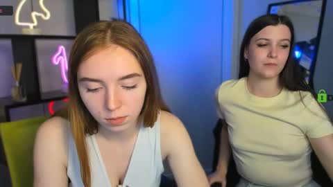 stella_flower online show from 03/17/26, 12:41