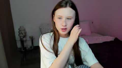 stella_sunny online show from 12/18/24, 01:23