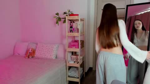 stella_sunny online show from 03/07/25, 11:07