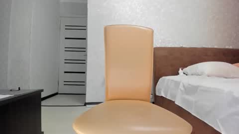 stella_walters online show from 10/10/25, 09:36