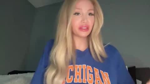 Stella Bella online show from 02/14/25, 03:43