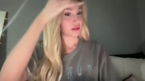 Stella Bella online show from 03/07/25, 02:25