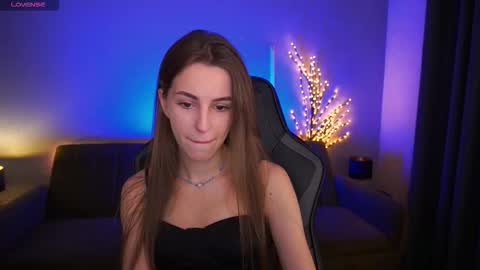 stellahoneywell online show from 11/03/25, 01:23