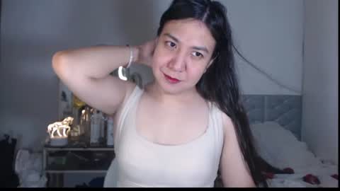 Snapshot of stellahugets chatting on 10/05/25, 04:16 Stella online show from 10/05/25, 04:16