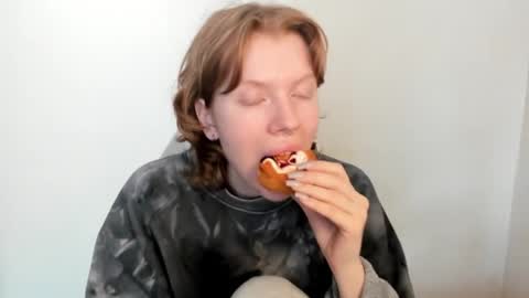 S T E L L A online show from 02/23/26, 09:17