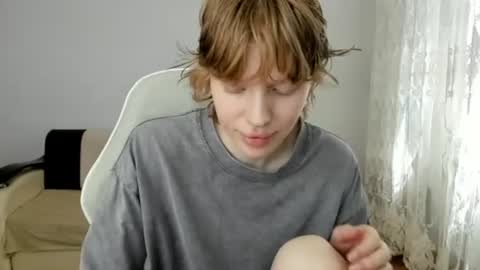 S T E L L A online show from 06/17/26, 10:17